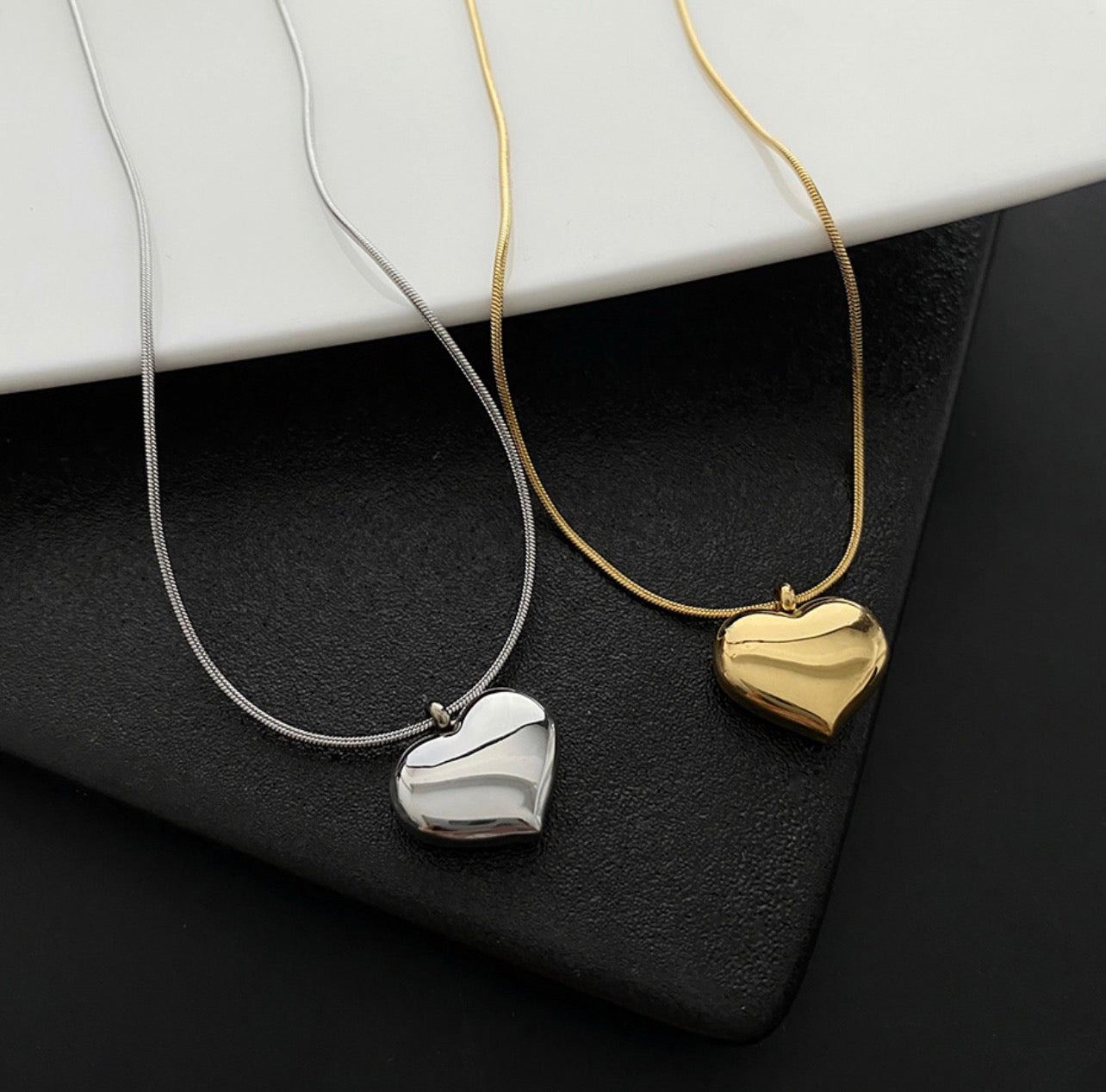 Collar de corazón simple relleno de oro de 18 k - acero de titanio - resistente al agua 