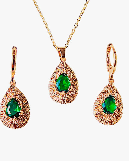 Esmeralda engastada estilo vintage dorado y verde 