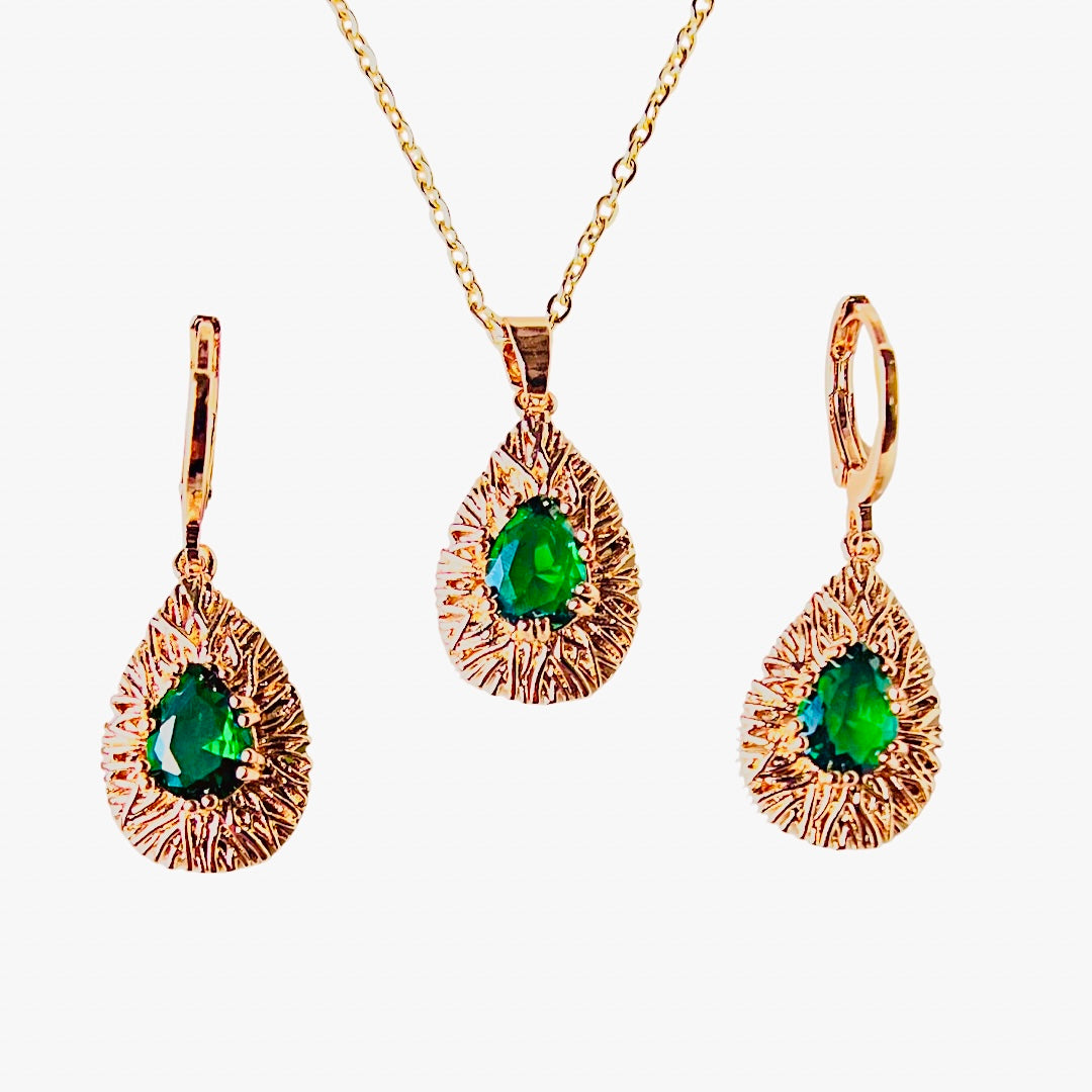 Emerald set gold and green vintage style