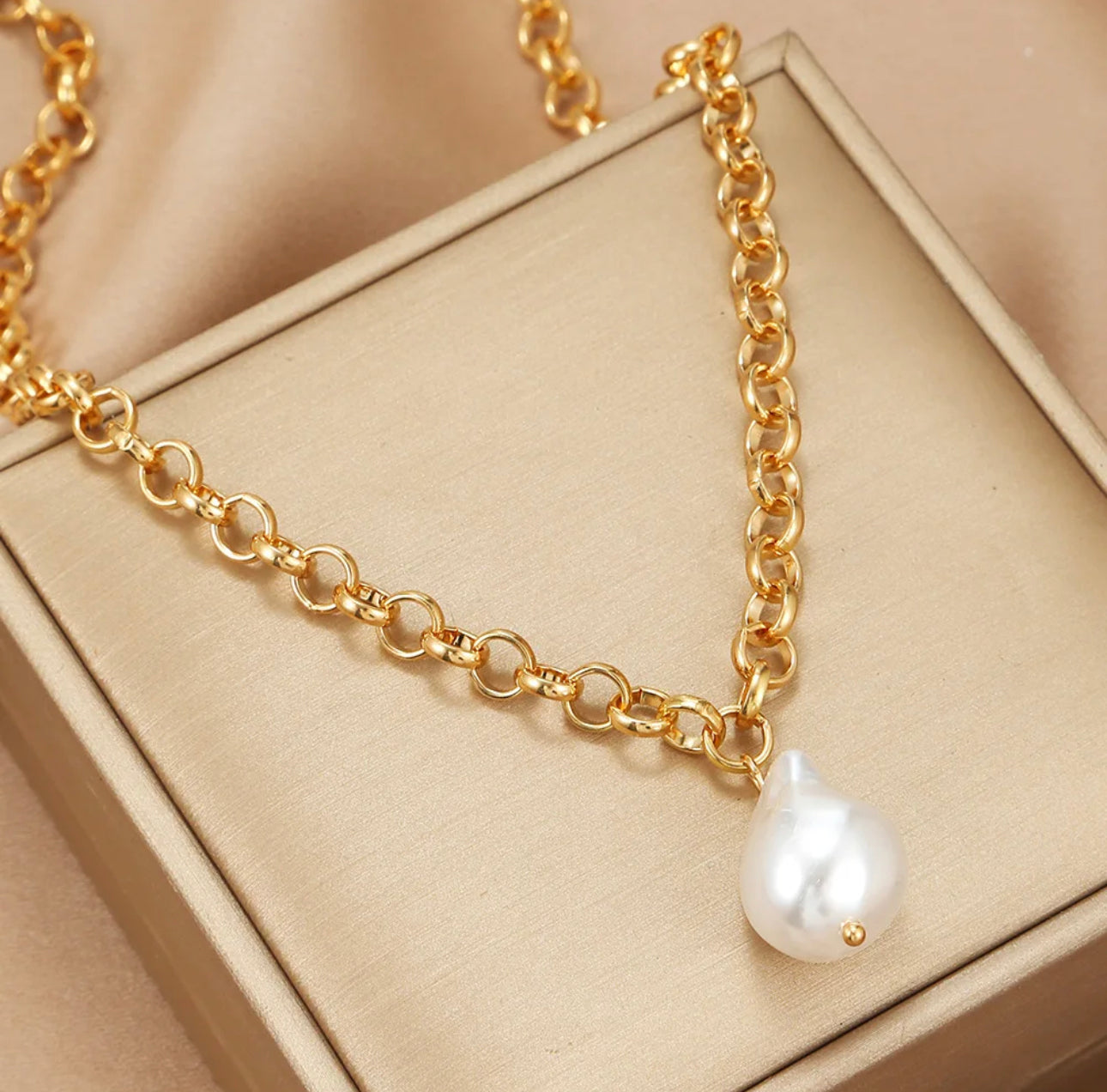 Collar de perlas chapadas en oro de 18k/ acero inoxidable/ perla 