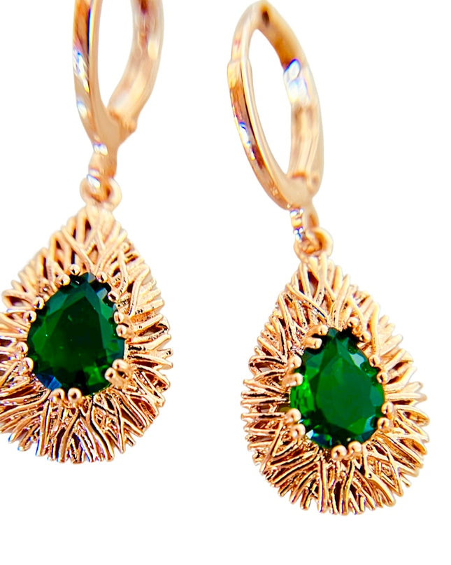 Esmeralda engastada estilo vintage dorado y verde 