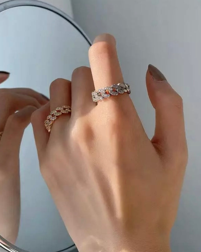 Anillo ajustable con circonita cúbica 