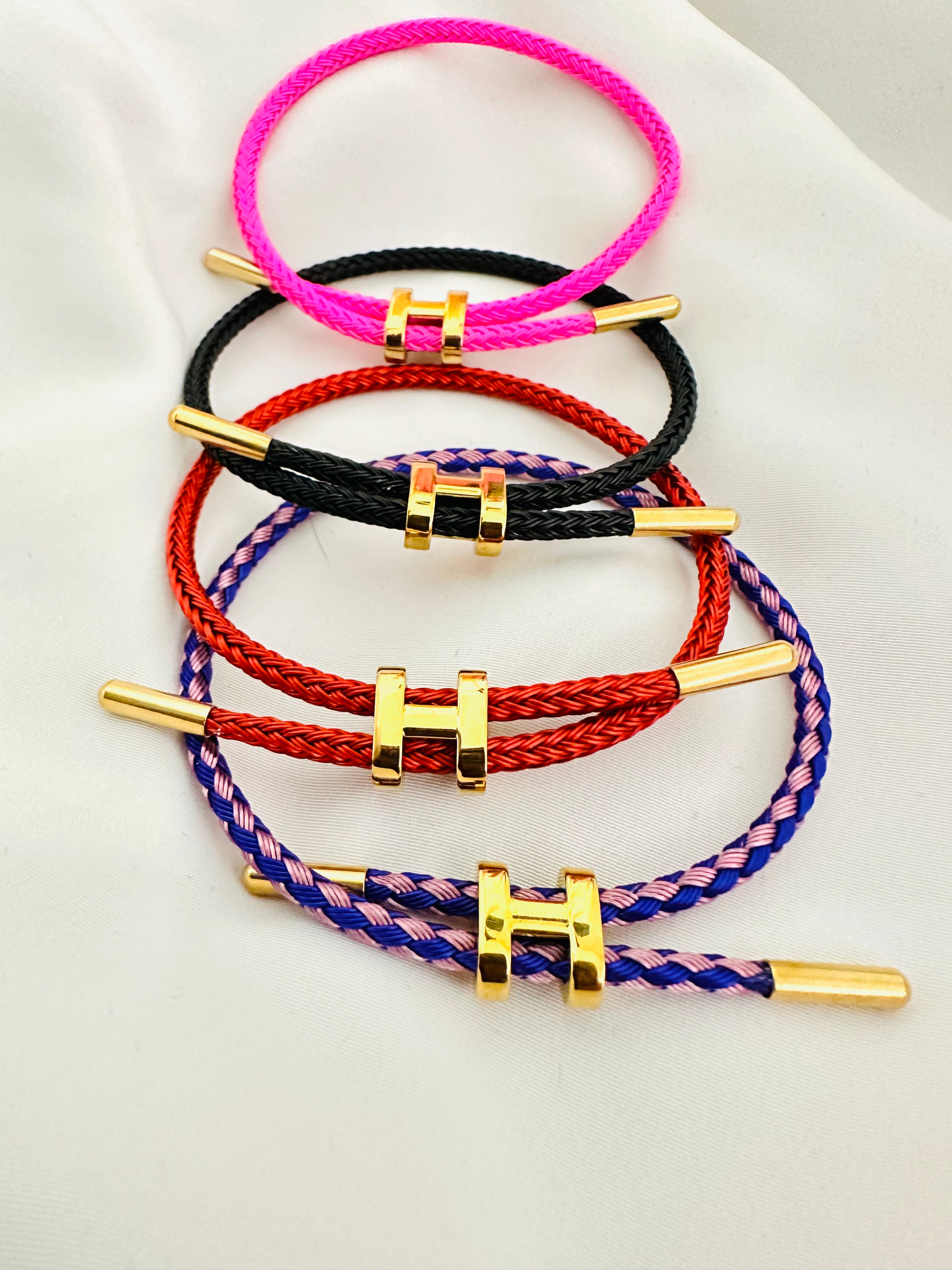 H - Colores de la pulsera - Acero inoxidable chapado en oro de 18 quilates ajustable 