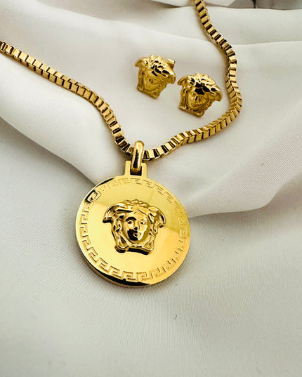 Juego de collar y aretes Medusa de acero inoxidable chapado en oro de 18 quilates (que no se deslustra) resistente al agua. 