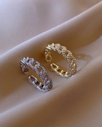 Ring adjustable with cubic zircon